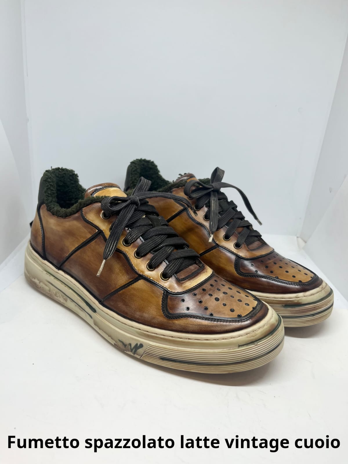 SNEAKERS FUMETTO COLOR MARRONE