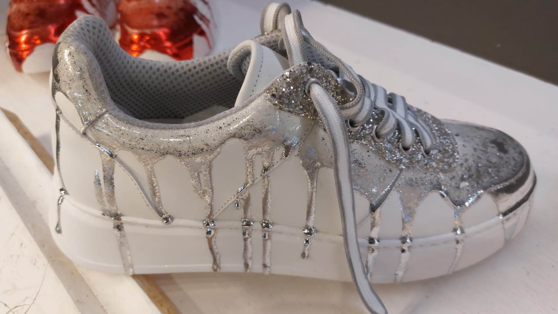 SNEAKERS DONNA FONDO BIANCO FINITURA ARGENTO
